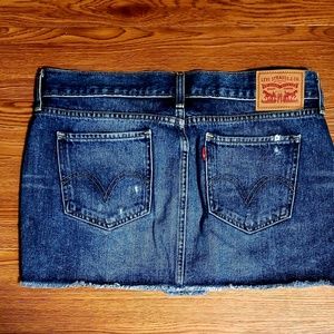 Levi's Skirts - Levi's sz 28 denim mini skirt excellent condition Levi's Skirts - Levi's sz 28 denim mini skirt excellent condition